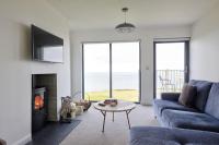 Residence 14 by Together Travel - Luxury 2-Bed Penthouse Apartment - Chambres d'hôtes Nefyn