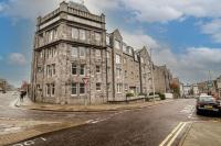 Central location, private parking, free netflix - B&B