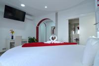 Romantic Suite with Round Bed