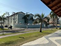 Desfrute bons momentos na praia Martim de Sá Pé na areia Aceitamos Pet pequeno porte - Chambres d'hôtes Caraguatatuba