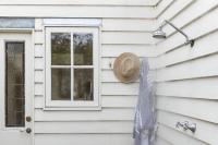 Historic 1850s Magnetic Cottage - Bed and Breakfast