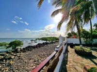 A beachfront property very near to Panama city - B&B