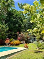 Ginger and Cacao, Luxury Villas and Cottage with Pool and Ocean Views - B&B