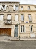 Centre-ville donnant sur cours végétalisée - B&B Burdeos