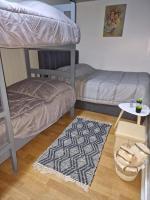 Basic Dreibettzimmer mit Gemeinschaftsbad