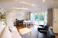 Surfers Guesthouse - Ferienwohnung Åsa