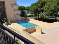 Appt 2 pièces avec terrasse, clim, piscine, parking à Port Camargue - Chambres d'hôtes Le Grau-du-Roi