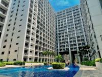 Stylish King Bed Studio Condotel near Mall of Asia & Airport - JWL Suites - Chambres d'hôtes Manille
