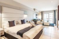 Studio with Fast WIFI in the Central Business District w Parking - B&B