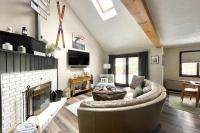 Cozy Condo In The Woods - B&B