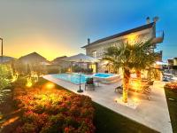 Sunset Poolfield Villa - B&B