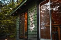 Grinmore Lakehouse with Panoramic View & Hot Tub - Bed and Breakfast Emsdale