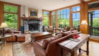 20- 4bed - Mountain Cabin - Spruce Peak - Stowe Mt Resort - Ski in Ski Out - Sleeps 11 - Chambres d'hôtes Stowe