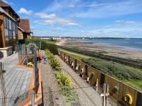 Luxury Seaside Home with Incredible Views - B&B