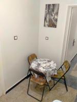 Appartement le48 1chambre au centre pres de Sindibad, Dauphine et la grande poste d Oujda - Chambres d’hôtes