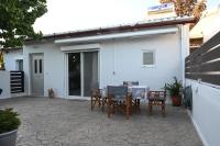 Evita's Guesthouse - Bed and Breakfast Agía Marína Mikrolímanou