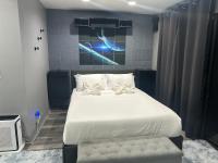 Deluxe Queen Suite