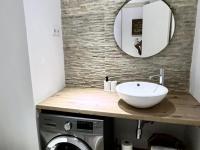 Apartamento renovado con 2 habitaciones en el corazón de Barcelona - ES-341-3 - Chambres d'hôtes Barcelone