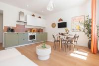 Charmant T3 sur jolie place, parking inclus, Clim - Ferienwohnung