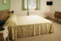 One-Bedroom Apartment with Terrace (6 Adults)