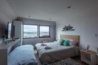 Apartment with Mountain View