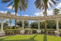 Private Pool, Spa, Game Room & Theme Park Magic - Bed and Breakfast Kissimmee