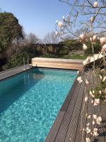 Aussichtszimmer mit modernem Glasbad und Balkon - B&B