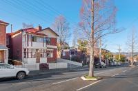 Sunny apartment on the fringe of the CBD - B&B Hobart