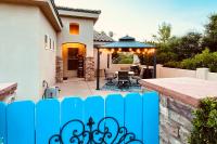 A super variety of games, golf carts, & unique decor near Zion National Park! - Chambres d'hôtes LaVerkin