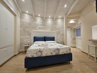 MAIOLICA Holiday House - B&B Trani