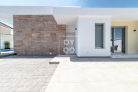 Villa Coral, chic coastal design, saltwater pool - by OYOOSTAYS - B&B Torrevieja