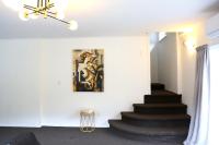 Skyline Haven - Entire Apartment - Free Parking, Espresso, Netflix - 15m to CBD, Stadium, Ferry - B&B