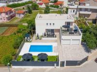 Villa Dreamin with Heated Pool & Hot Tub - Chambres d’hôtes Dicmo Kraj