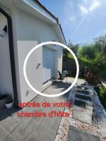 Chambre Armelle, chambre privée avec accés piscine - Bed and Breakfast