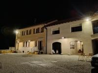 Agriturismo Villa di Modolo - Cortile della Latteria - B&B Belluno