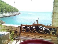 House 3 meters from the sea, isolated place ,on sunniest Island Hvar,South side,crystal clear sea - B&B Zastražišće