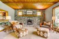 Picturesque Lake Elmo Cottage with Fire Pits! - Chambres d’hôtes Lake Elmo