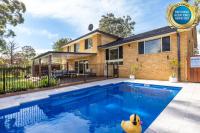 Anglesey - Pet Friendly with Pool & Tennis Court - 4 Mins Walk to Beach - B&B