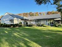Hilltop Farm house Party house - B&B