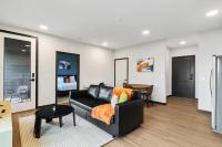 CozySuites on Mass with garage parking #3 - B&B