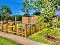 Intimate Hot Tub Getaway, Cosy Couples Retreat - Bed and Breakfast Leominster