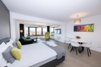 King Studio with Sofa Bed