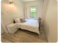 Cottage on Private Beach - Bed and Breakfast Penetanguishene