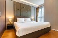 Apartment with Garden View