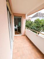 Charming, Newly & High quality equipped apartment with quiet balcony in fantastic location - Ready to move in - Ferienwohnung