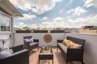 Majestic Penthouse w Acropolis View - B&B Athens