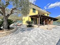 652- Trilocale a Marcelli al piano terra con ampia corte esterna e posto auto - SPIAGGIA WHITE BEACH CLUB OMAGGIO dal lun al ven FINO AL 02-08 - Bed and Breakfast Marcelli