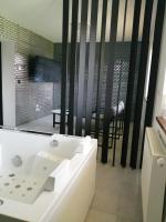 Apartament Monika Dziwnówek Wrzosowo z jacuzzi - B&B