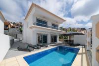 Amazing sea views over Funchal Atlantic Sunrise - B&B Funchal