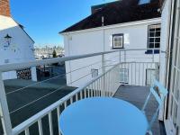 Stylish Cottage with Quay and River View - Chambres d’hôtes Lymington